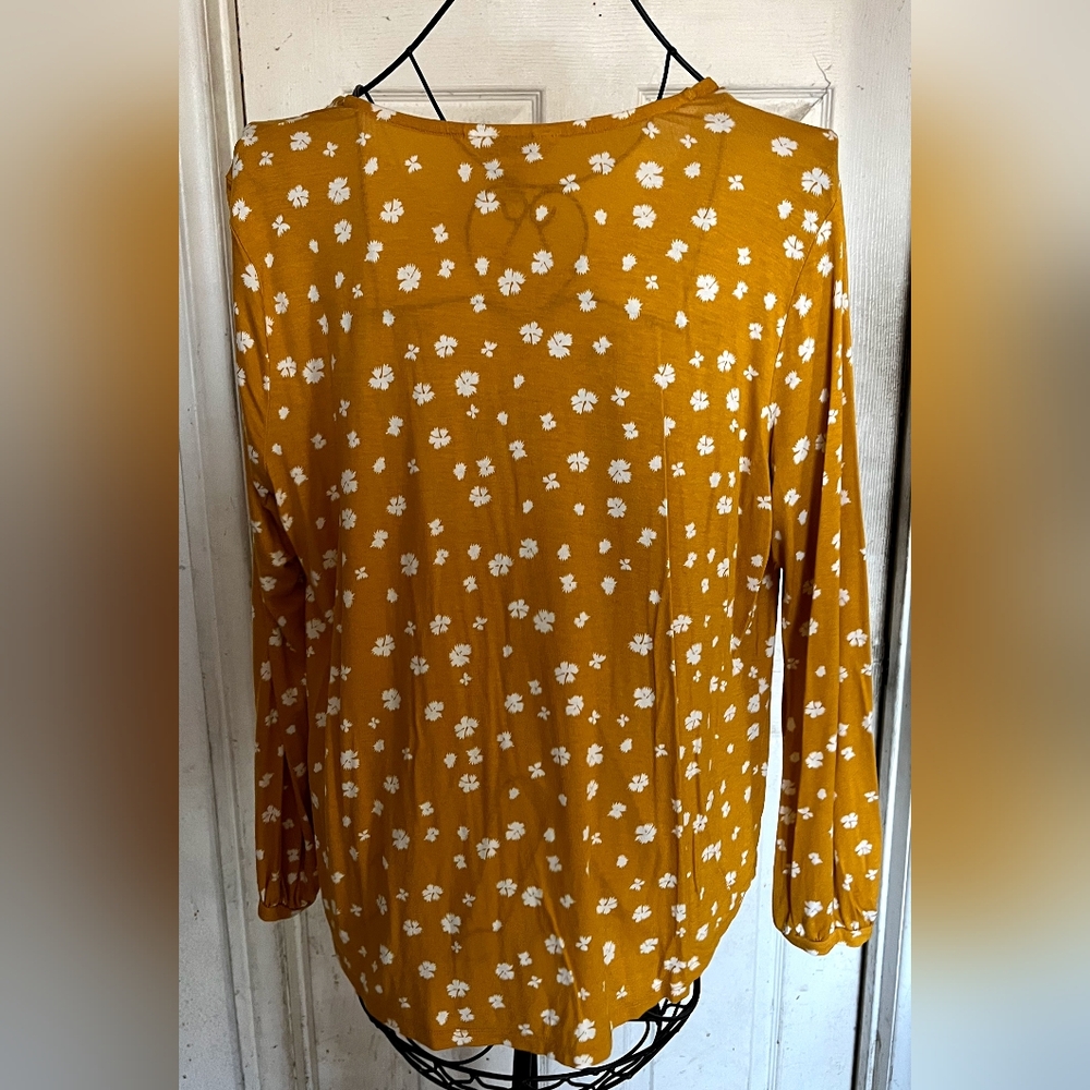 Liz Claiborne Golden Top with White Floral Design - Picture 3 of 3